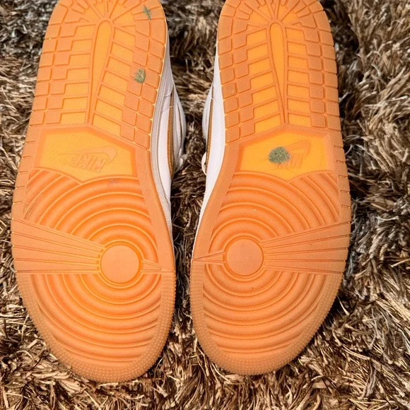 Nike White and Gold Women's Sneakers - Picture 6 of 8